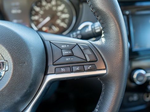 Used 2019 Nissan Rogue SV image 24