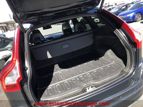 Used 2015 Volvo XC60 T6 Platinum image 19