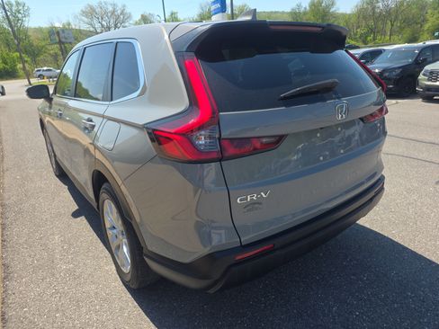 Used 2023 Honda CR-V EX image 7