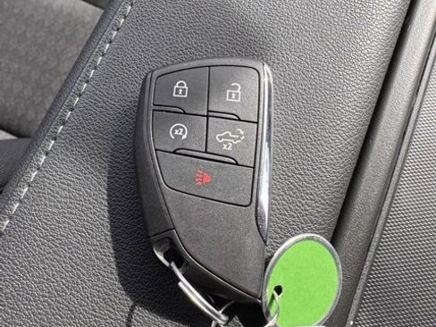 Used 2025 GMC Sierra 1500 Elevation image 31