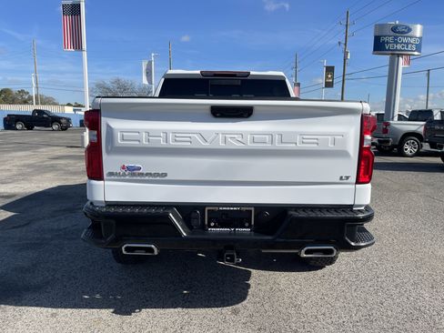 Used 2022 Chevrolet Silverado 1500 LT Trail Boss w/ Convenience Package II image 3