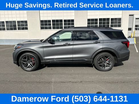 Used 2026 Ford Explorer ST-Line w/ ST-Line Street Pack AWD/4WD image 3