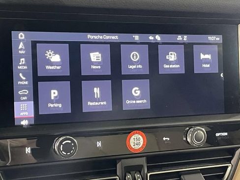Certified 2026 Porsche Macan AWD/4WD image 30