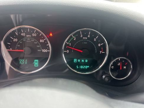 Used 2016 Jeep Wrangler Unlimited Sahara w/ Connectivity Group AWD/4WD image 7