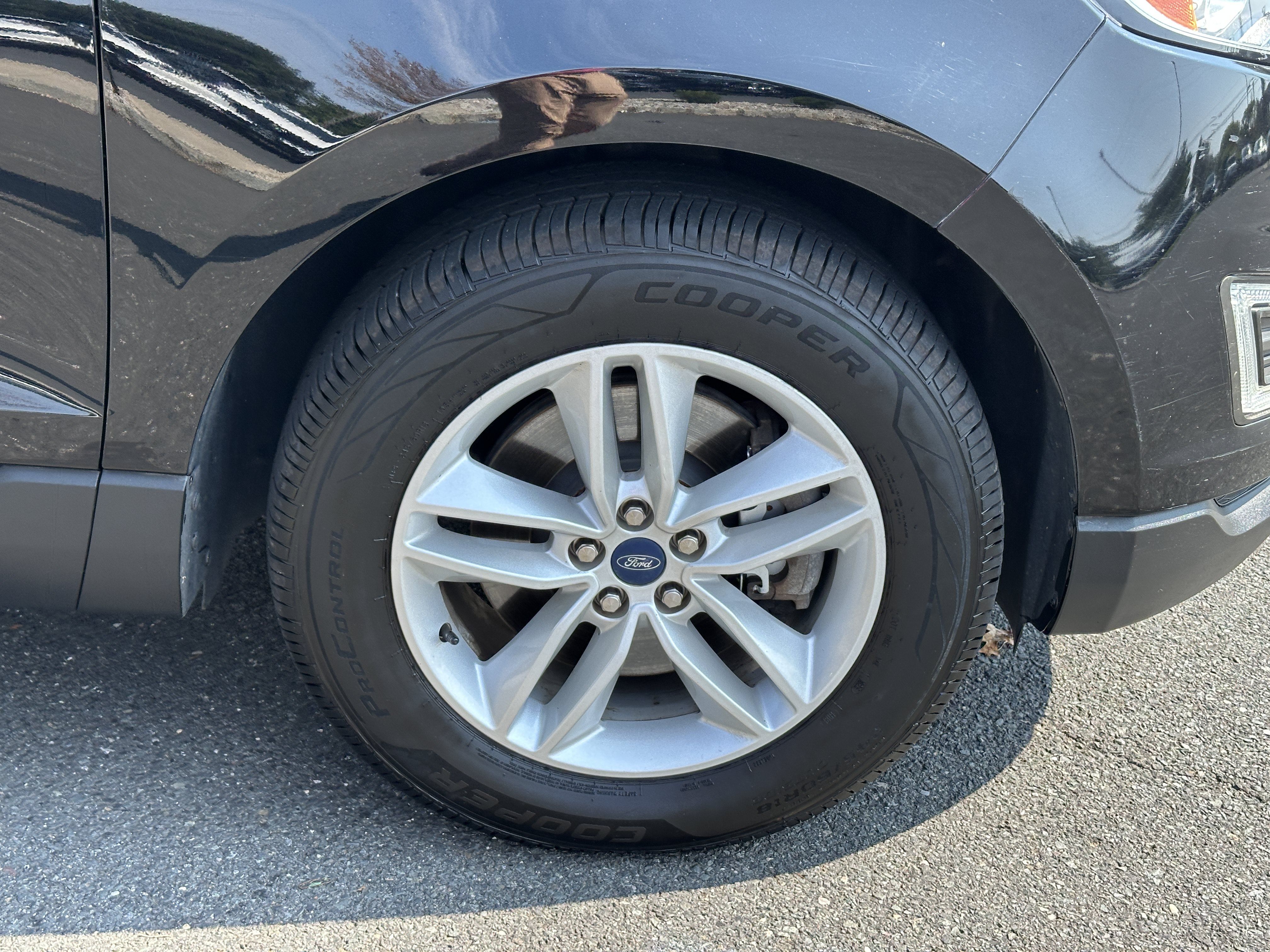 Used 2018 Ford Edge SEL w/ Equipment Group 201A AWD/4WD image 18