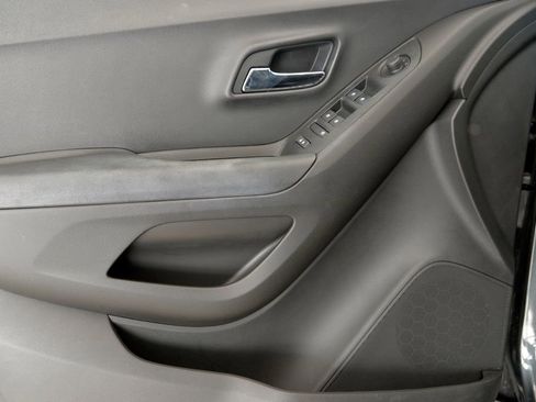 Used 2019 Chevrolet Trax LT w/ Driver Confidence Package image 14