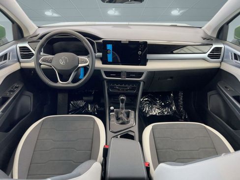 New 2026 Volkswagen Taos SE image 16