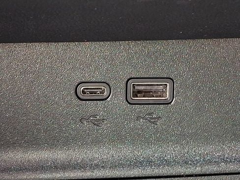 Used 2025 Chevrolet Equinox LT AWD/4WD image 25
