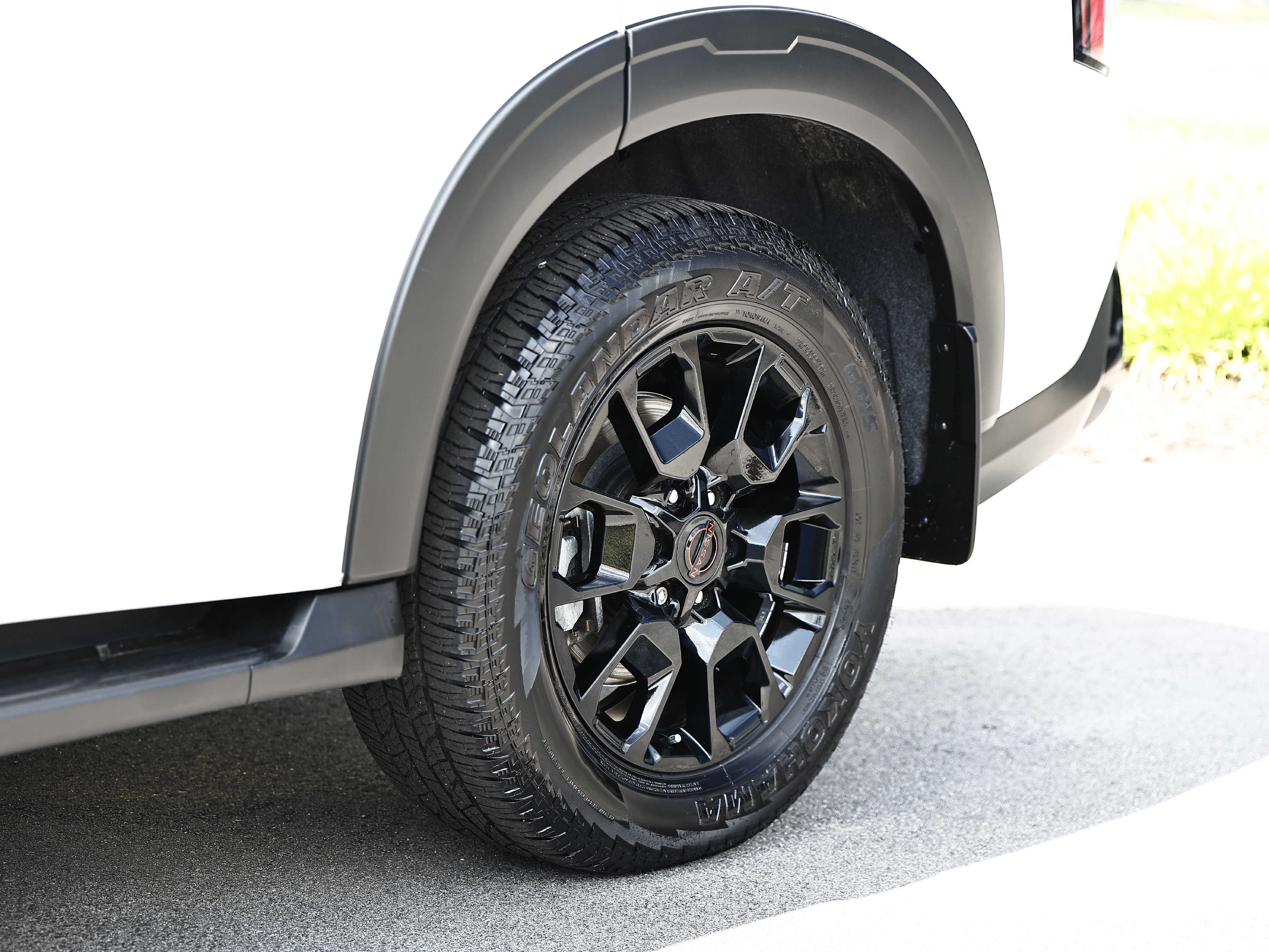 Used 2025 Nissan Armada PRO-4X AWD/4WD image 6