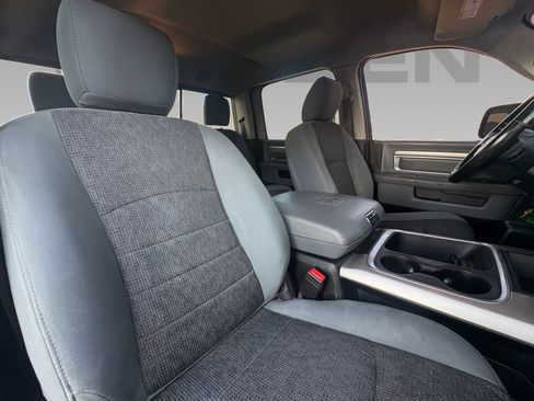 Used 2020 RAM 1500 Classic SLT w/ Luxury Group image 8