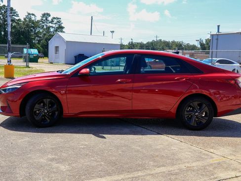 Used 2023 Hyundai Elantra SEL FWD image 25