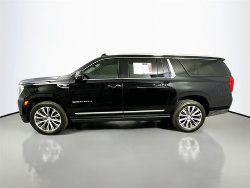 Used 2021 GMC Yukon XL Denali w/ Denali Premium Package image 5