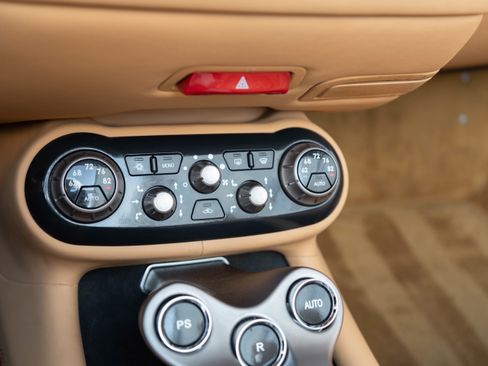 Used 2010 Ferrari California RWD image 25