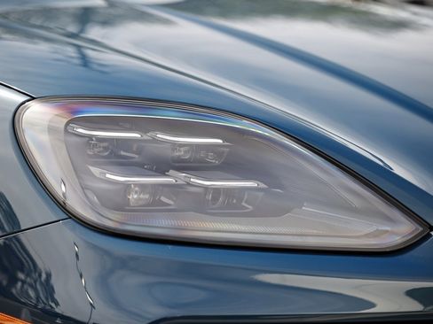 New 2025 Porsche Cayenne Coupe image 11