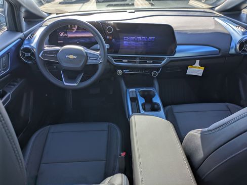 Used 2026 Chevrolet Equinox EV LT w/ LPO, All-Weather Mat Package image 15