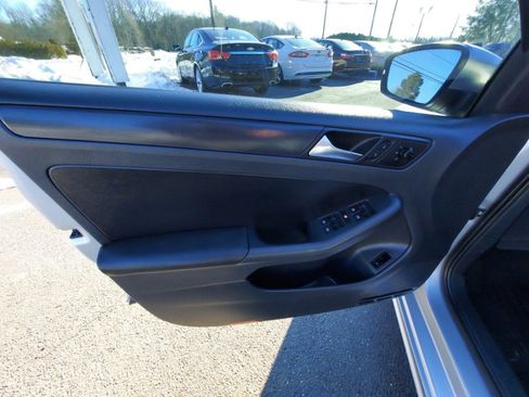 Used 2012 Volkswagen Jetta SE image 8
