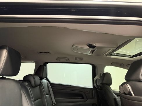Used 2023 Honda Odyssey Touring image 16