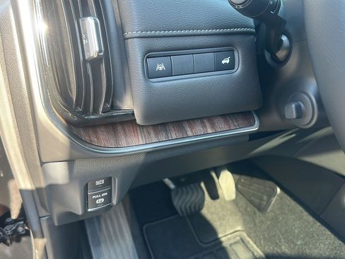 Used 2025 Nissan Armada Platinum w/ Convenience Package AWD/4WD image 26