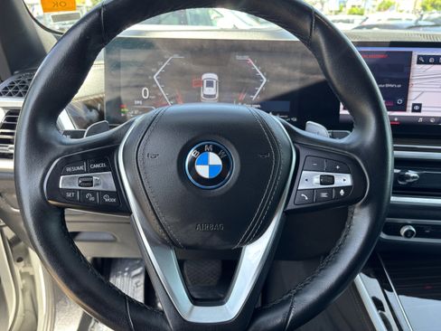 Used 2025 BMW X5 xDrive50e AWD/4WD image 28