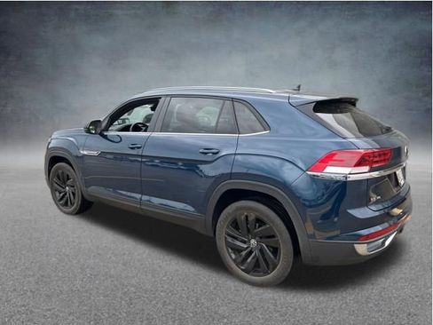 Used 2022 Volkswagen Atlas Cross Sport SE FWD image 3