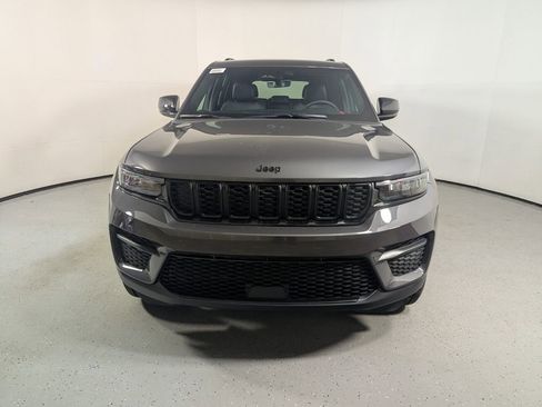 New 2025 Jeep Grand Cherokee Altitude image 2