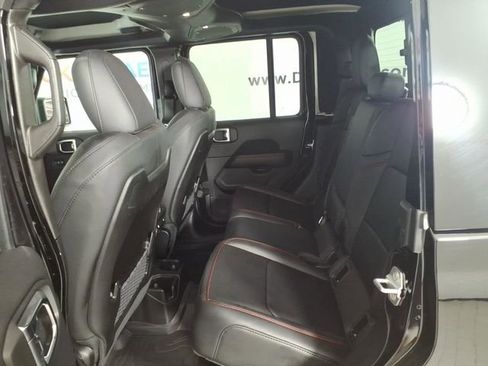Used 2025 Jeep Gladiator Rubicon AWD/4WD image 9