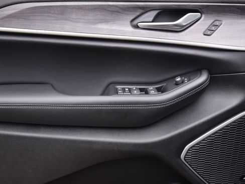 New 2025 Jeep Grand Cherokee Limited 4xe image 17