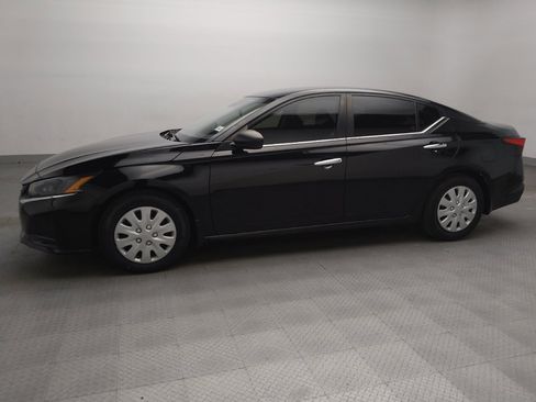 Used 2024 Nissan Altima 2.5 S FWD image 2