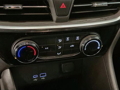 Used 2024 Buick Encore GX Sport Touring AWD/4WD image 23