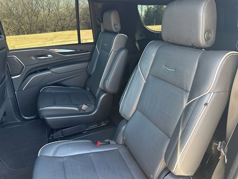 Used 2022 Cadillac Escalade ESV Sport w/ Touring Package image 33