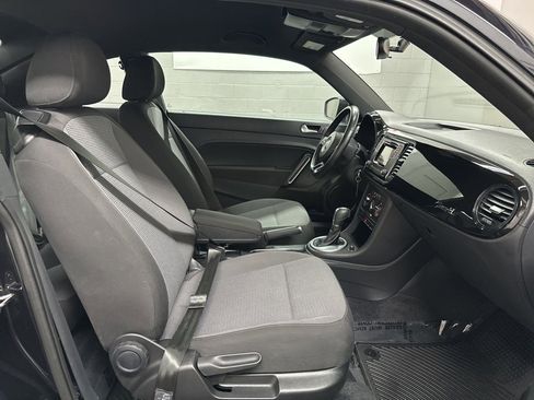Used 2018 Volkswagen Beetle 2.0T S image 22