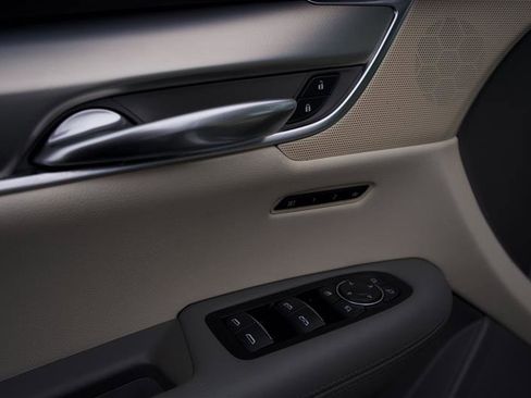 Used 2018 Cadillac XT5 Luxury w/ Driver Awareness Package image 22