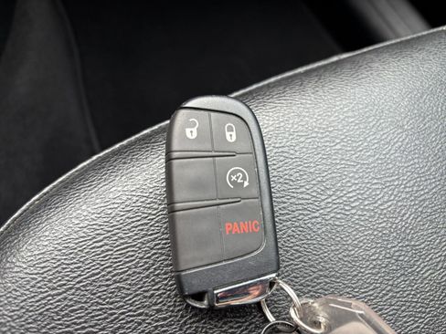 Used 2025 Jeep Compass Limited AWD/4WD image 25