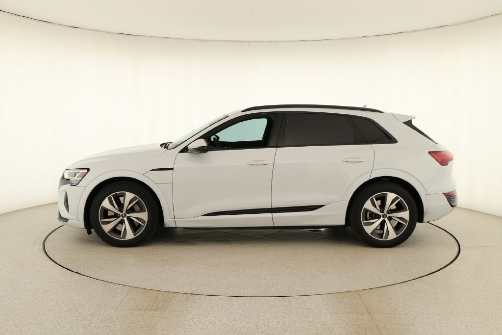 Certified 2024 Audi Q8 e-tron Premium AWD/4WD image 2
