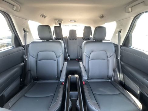 New 2026 Nissan Pathfinder SL w/ SL Premium Package AWD/4WD image 15