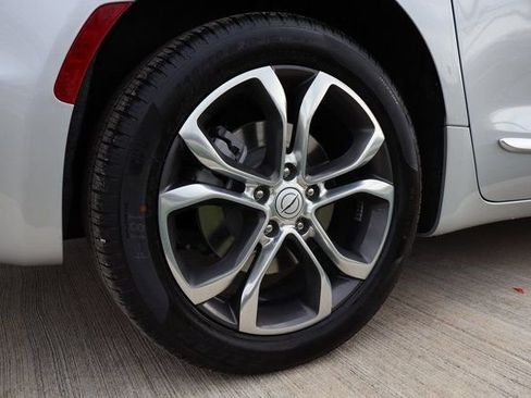 New 2026 Chrysler Pacifica Pinnacle image 39