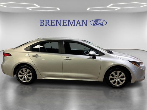 Used 2025 Toyota Corolla LE image 4