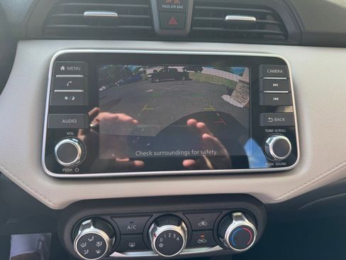 Used 2021 Nissan Versa SV image 12