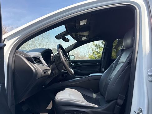 Used 2022 Buick Enclave Premium image 13