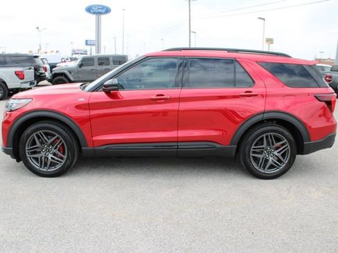 New 2026 Ford Explorer ST-Line w/ ST-Line Street Pack RWD image 5