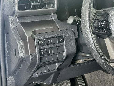 Used 2025 Toyota 4Runner SR5 AWD/4WD image 17