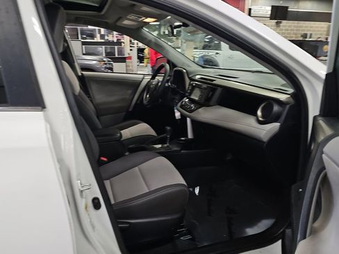 Used 2013 Toyota RAV4 XLE AWD/4WD image 8
