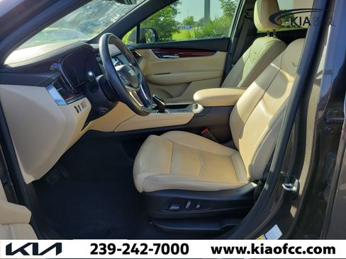 Used 2019 Cadillac XT5 Premium Luxury FWD image 21