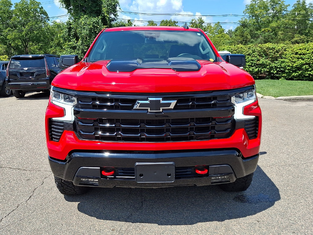 Used 2024 Chevrolet Silverado 1500 LT Trail Boss w/ LPO, Dark Essentials Package AWD/4WD image 5