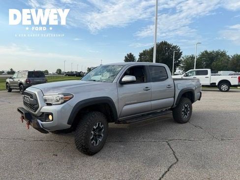 Used 2017 Toyota Tacoma TRD Off-Road w/ Tow Package (A/T) AWD/4WD image 6