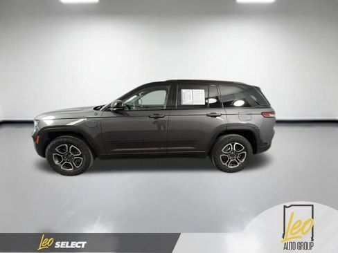 Used 2022 Jeep Grand Cherokee Trailhawk w/ Luxury Tech Group III AWD/4WD image 4