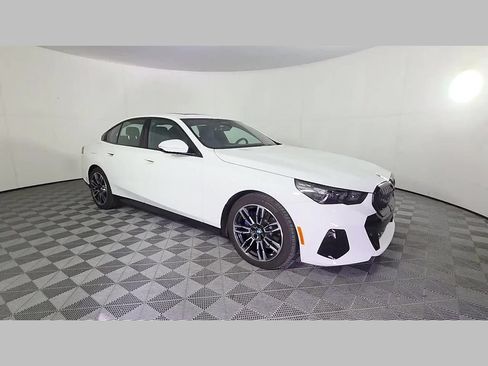 Used 2024 BMW 530i xDrive w/ M Sport Package AWD/4WD image 34