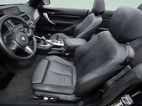 Used 2017 BMW 230i Convertible image 11