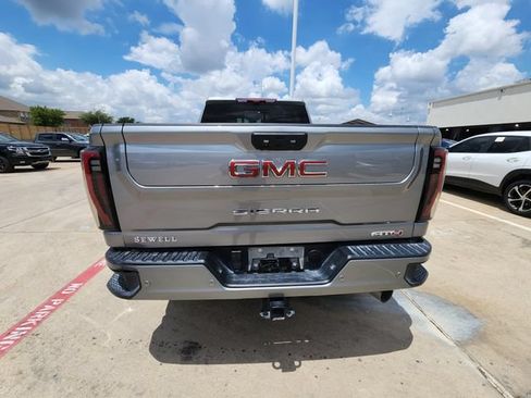 Used 2025 GMC Sierra 2500 AT4 w/ AT4 Premium Plus Package AWD/4WD image 5