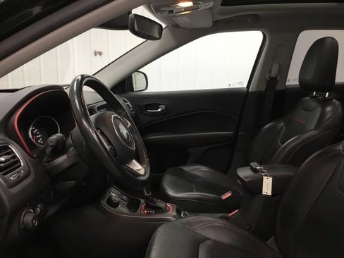 Used 2019 Jeep Compass Trailhawk w/ Leather Interior Group AWD/4WD image 5